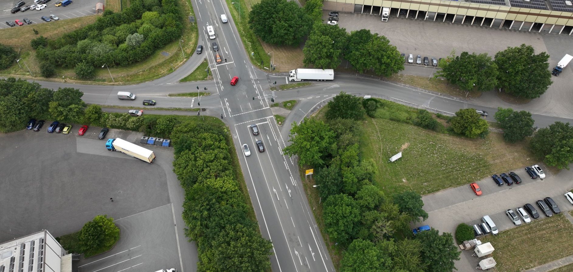 Kreuzung im Verlauf der L510 Ochtruper Straße und der L566 Steinfurter Straße.