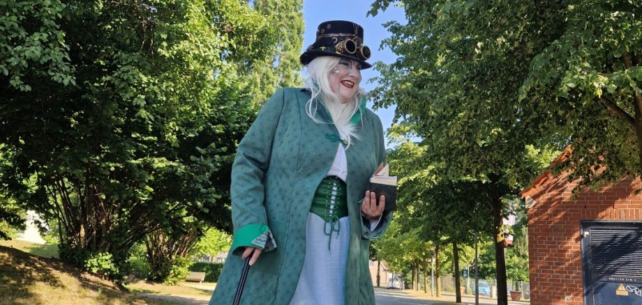 Grenowe bei einer Schauspielführung durch Gronau 