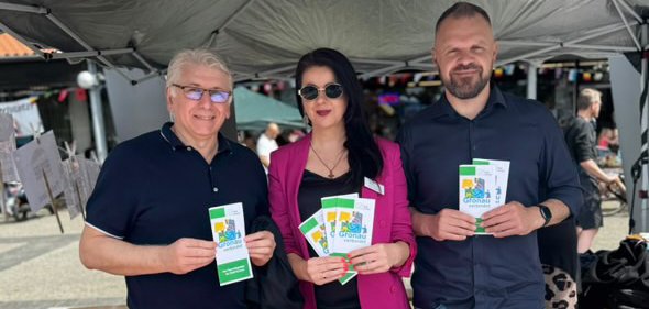 Mitarbeitende der Stadt Gronau am Informationsstand.