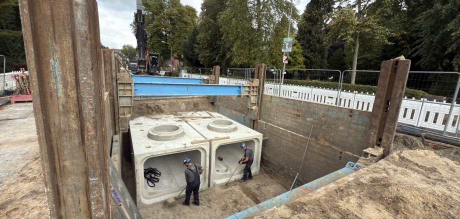 Kanalbauarbeiten im Kreuzungsbereich Bismarckstraße / Veilchenstraße