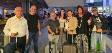 Die städtische Delegation aus Gronau am Flughafen.