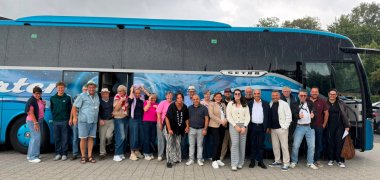 Die städtische Delegation der Stadt Gronau machte sich gemeinsam mit der Gruppe von Vorwärts Epe mit dem Bus auf den Weg zum Düsseldorfer Flughafen.