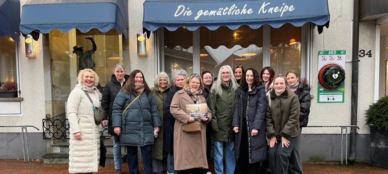 Mit Gabi Scheffer bei einer „Kneipen, Knifte & ein Korn“-Tour die Kneipenkultur in Epe kennenlernen.