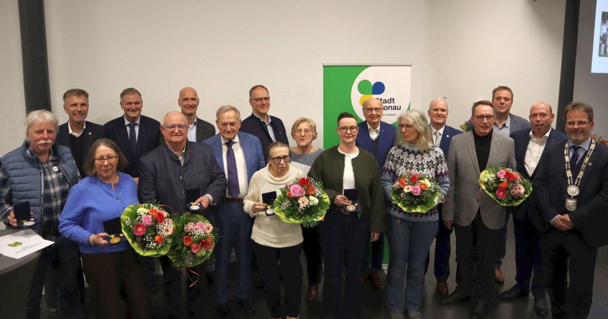 Kommunalpolitisches Engagement: Ratsmitglieder geehrt und verabschiedet ...