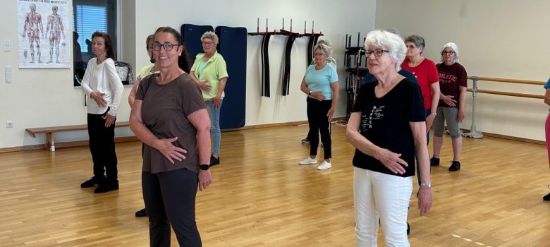 Einfach Lostanzen für 60+ Menschen tanzen