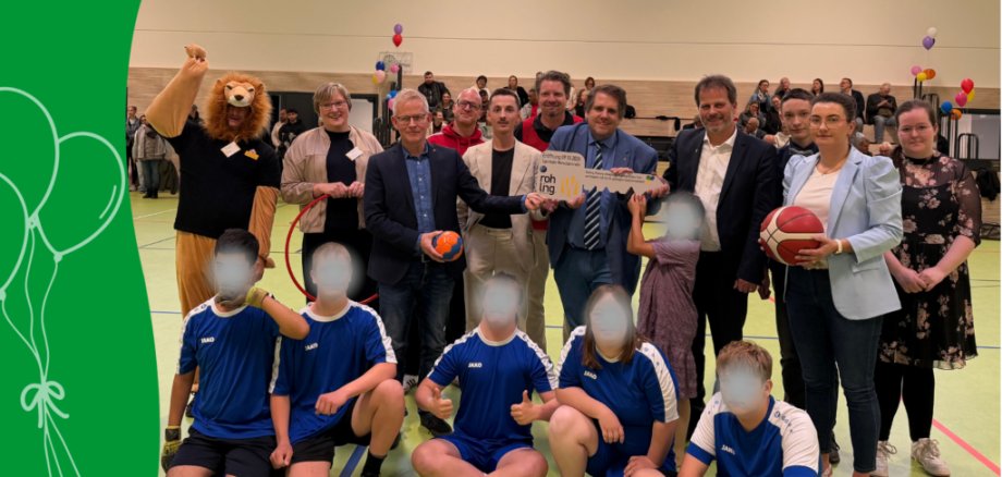 Eröffnung der Dreifachsporthalle an der Marschallstraße mit offizieller Schlüsselübergabe
